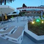 Complejo Rosales 호텔 2*