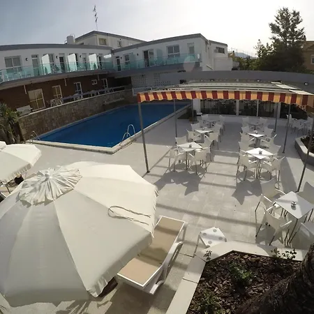 Hotel Complejo Rosales